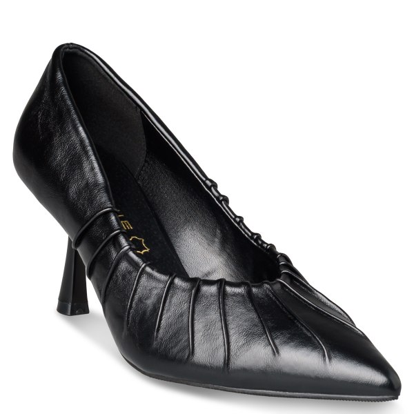 POINTY PUMPS