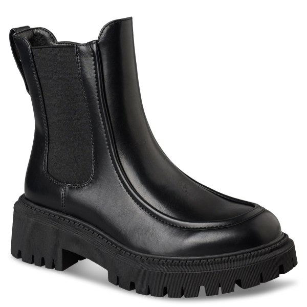 CHELSEA BOOTS