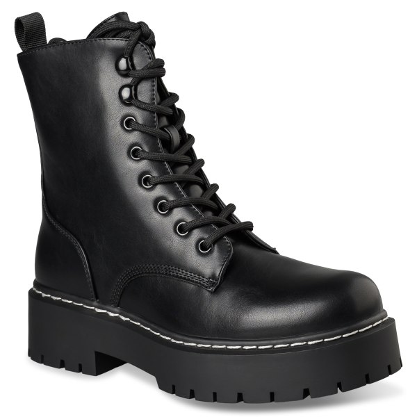 COMBAT BOOTS