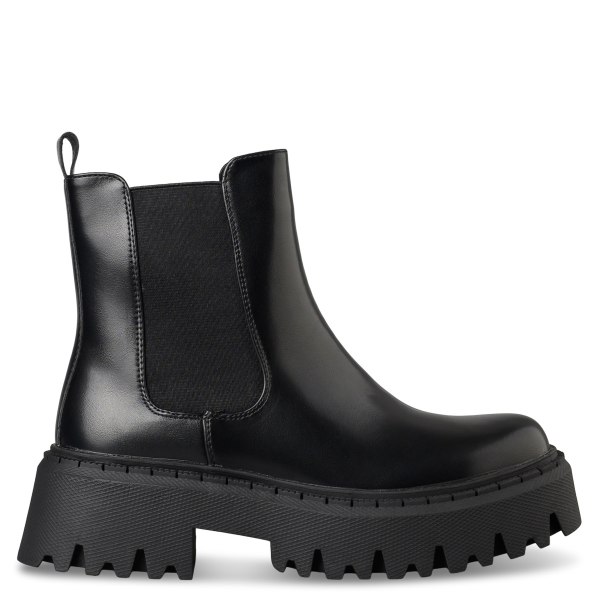CHUNKY CHELSEA BOOTS