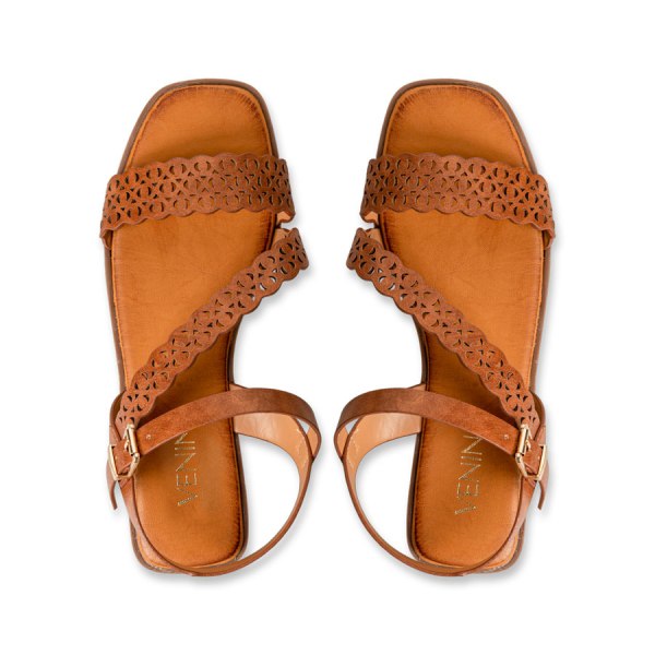  FLAT SANDALS 2025