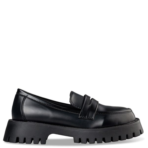  CHUNKY LOAFERS 2025