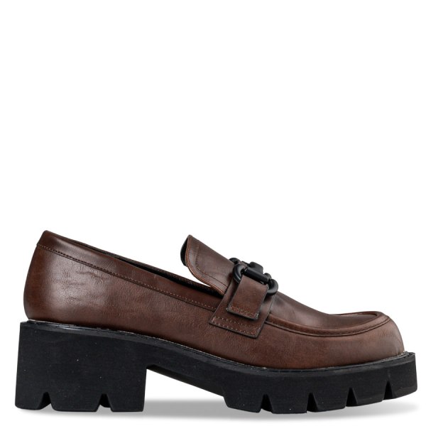  CHUNKY LOAFERS 2025